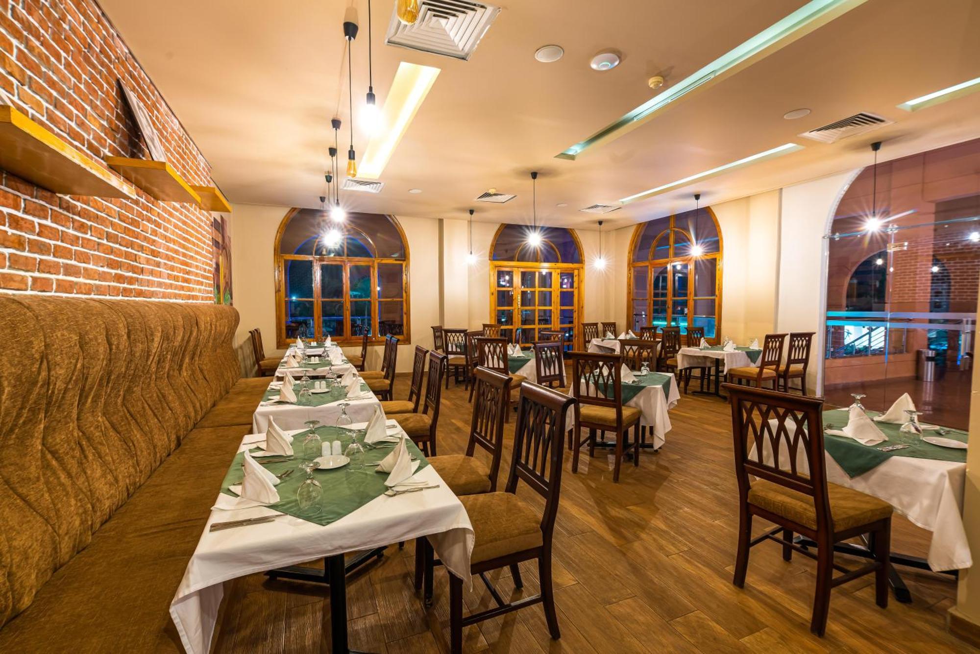Akassia Swiss Resort El Qoseir Екстериор снимка